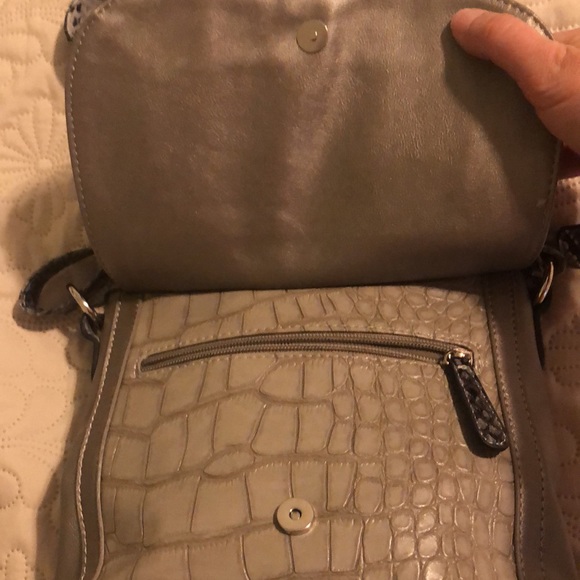 Apt. 9 Faux Leather Grey Metallic Crossbody with Grey Snakeskin details - Picture 3 of 6